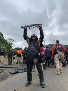 Agente Penitenciário conclui curso de operações de controle de distúrbios na PRF