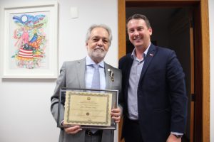 Presidente do TJSC recebe Medalha Amigo da Polícia Penal