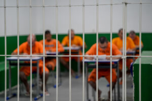 Santa Catarina tem 7.765 presos inscritos no Enem PPL 2025 e reforça a educação como caminho para a ressocialização