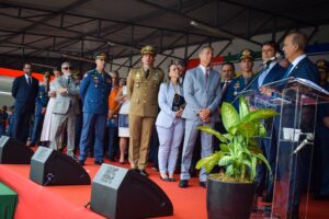 Secretária Danielle Amorim participa das comemorações pelos 100 anos do Corpo de Bombeiros Militar de SC e é homenageada