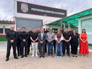 Polícia Penal de Santa Catarina apresenta modelo de trabalho prisional a comitiva internacional do Paraguai